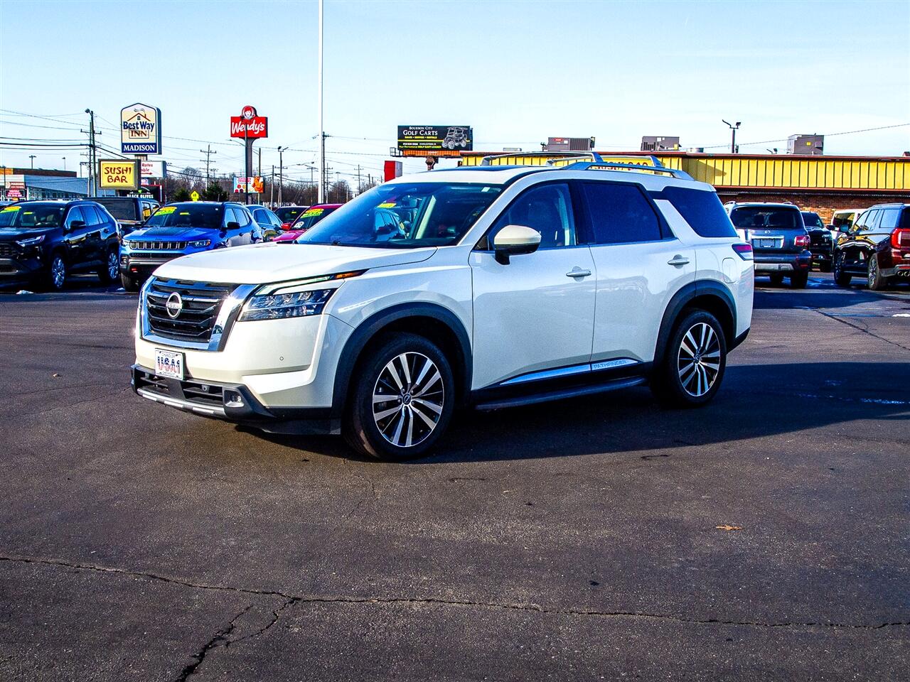 Nissan Pathfinder Platinum 4WD 2023