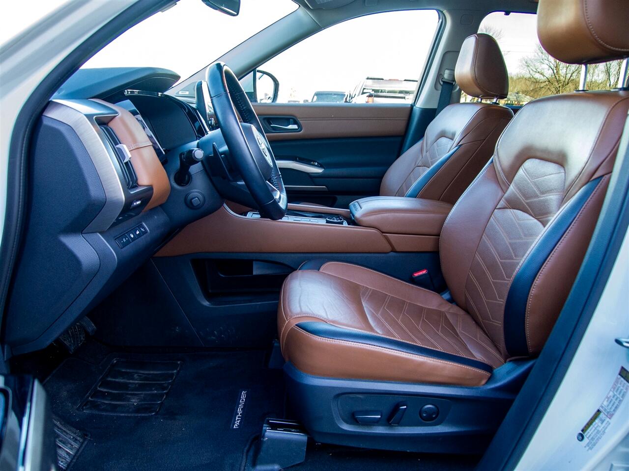 Nissan Pathfinder Platinum 4WD 2023