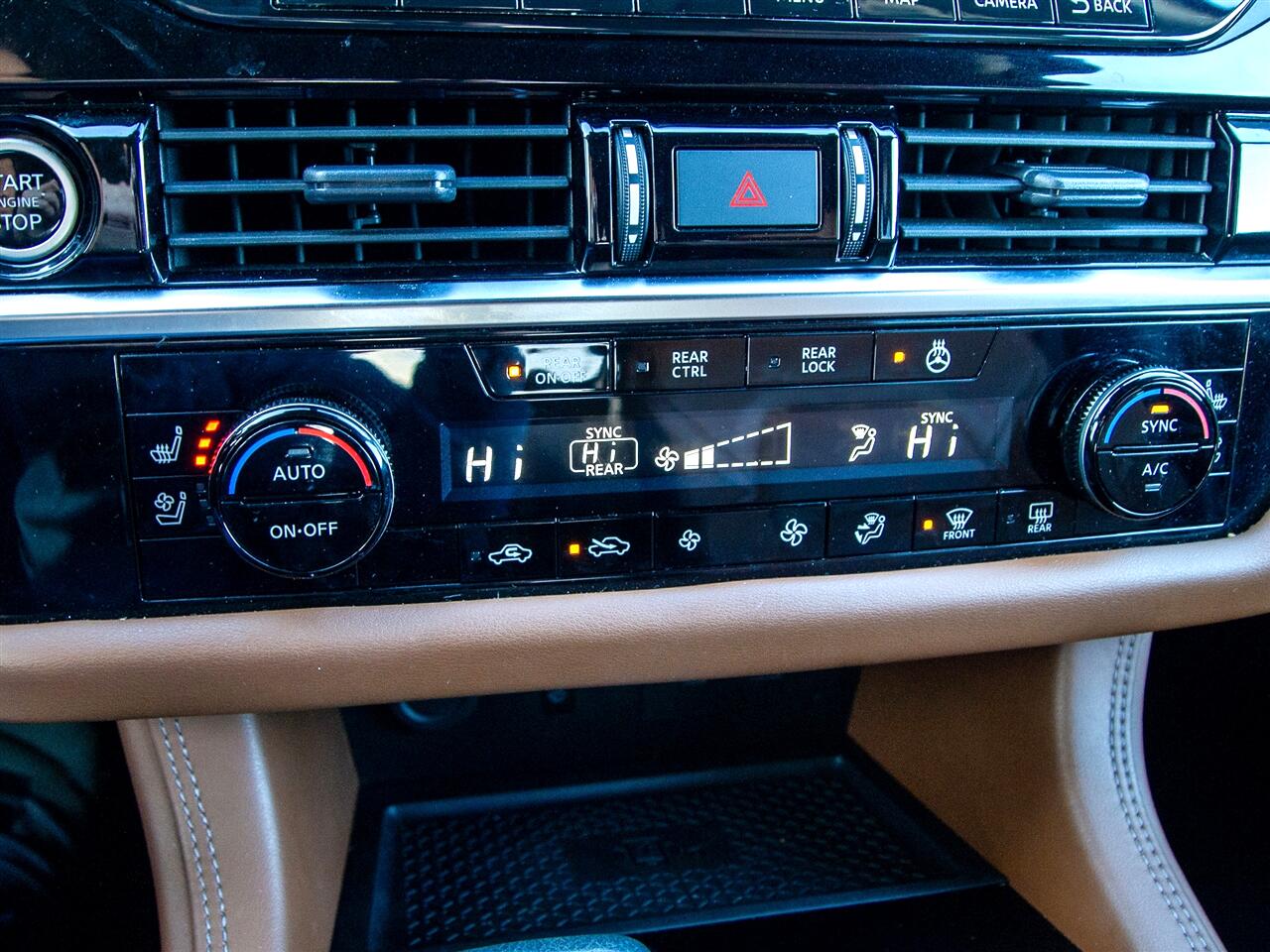 Nissan Pathfinder Platinum 4WD 2023