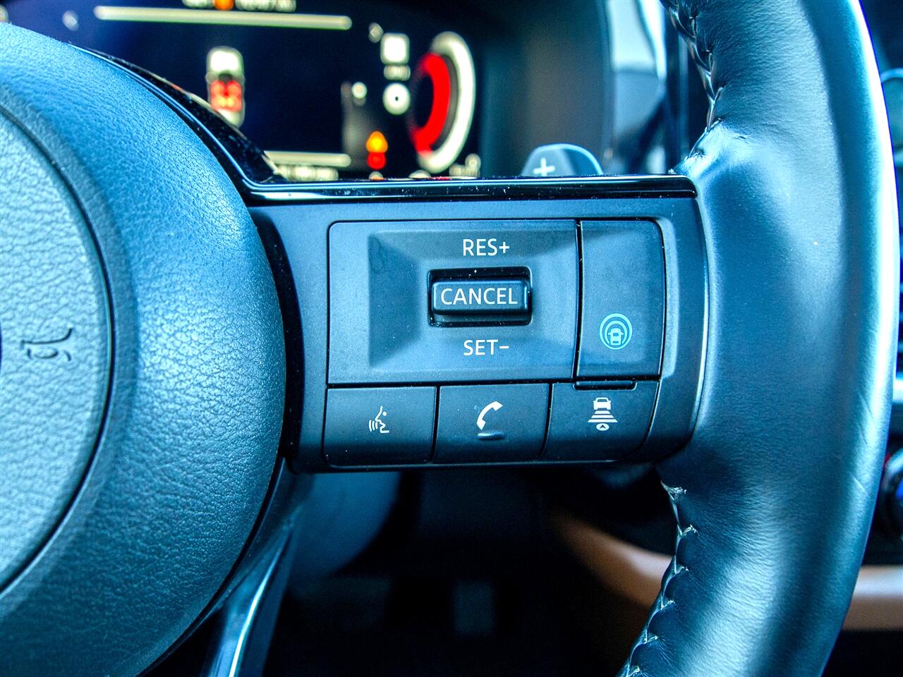 Nissan Pathfinder Platinum 4WD 2023