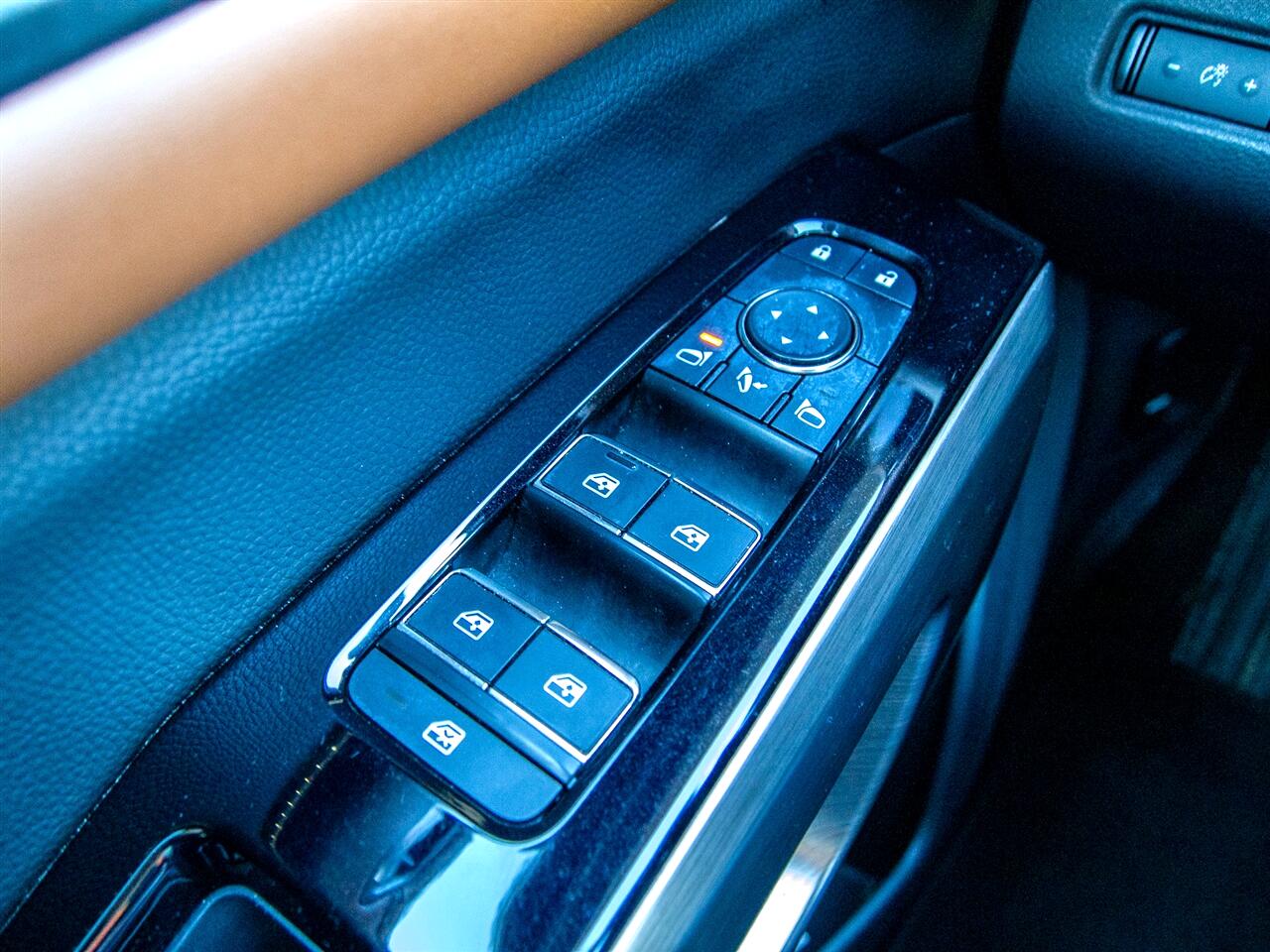 Nissan Pathfinder Platinum 4WD 2023