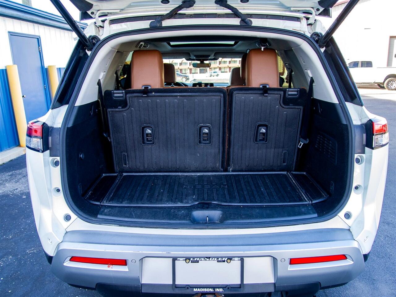 Nissan Pathfinder Platinum 4WD 2023