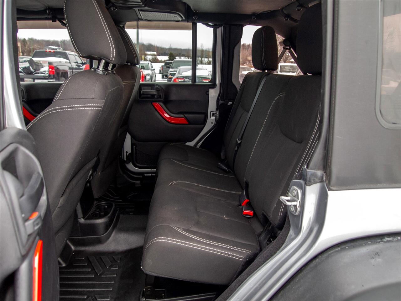 Jeep Wrangler Unlimited 4WD 4dr Rubicon 2015