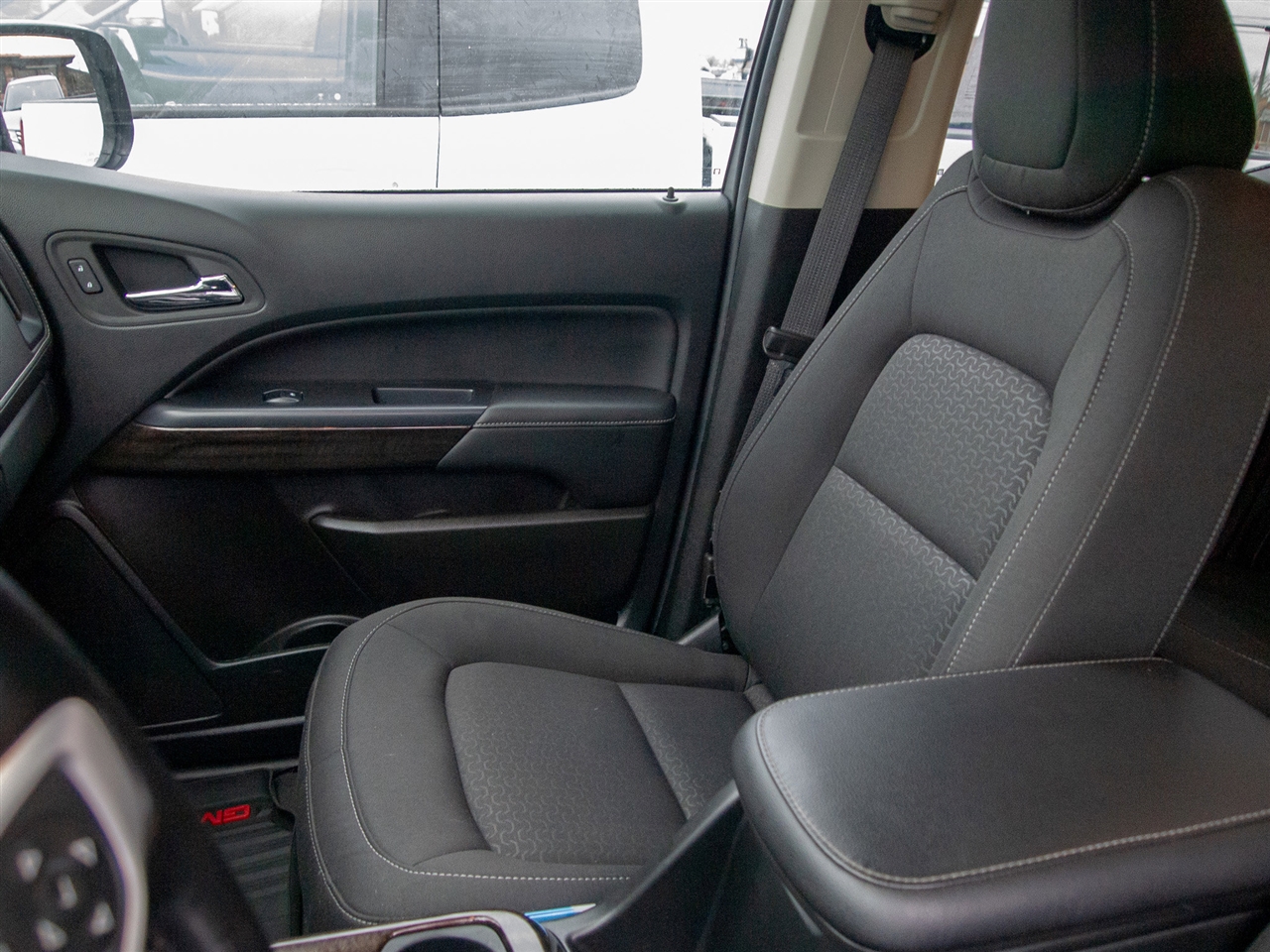 GMC Canyon 4WD Crew Cab 128" Elevation 2022