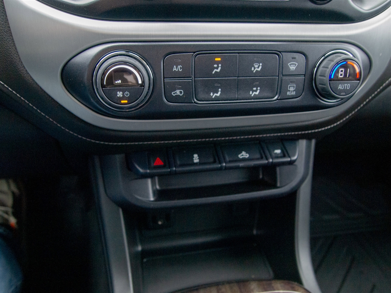 GMC Canyon 4WD Crew Cab 128" Elevation 2022