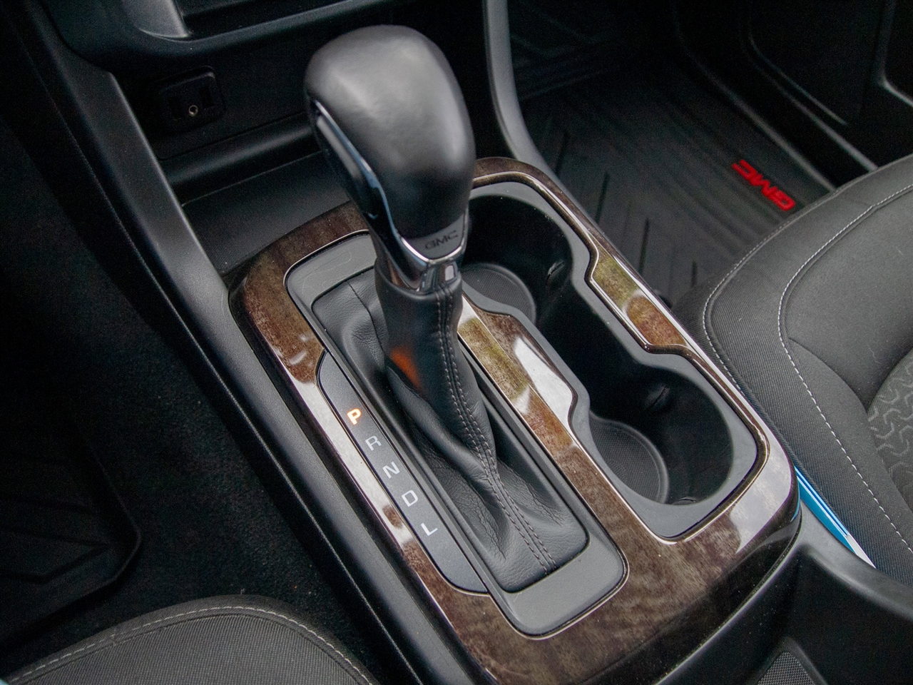 GMC Canyon 4WD Crew Cab 128" Elevation 2022