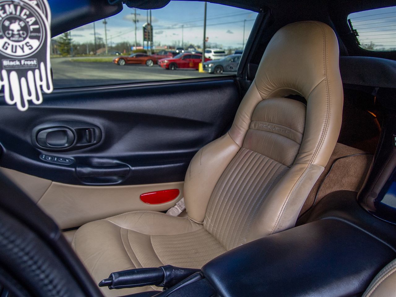 Chevrolet Corvette 2dr Convertible 2000