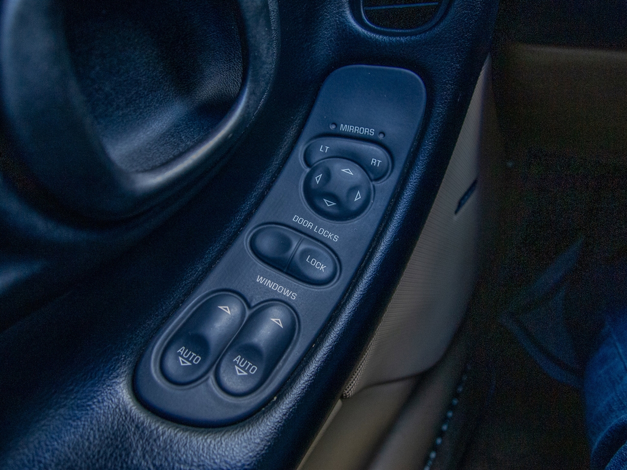 Chevrolet Corvette 2dr Convertible 2000