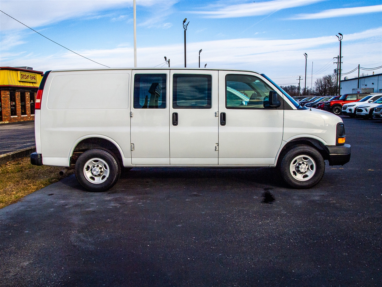 Chevrolet Express Cargo Van RWD 2500 135" 2009