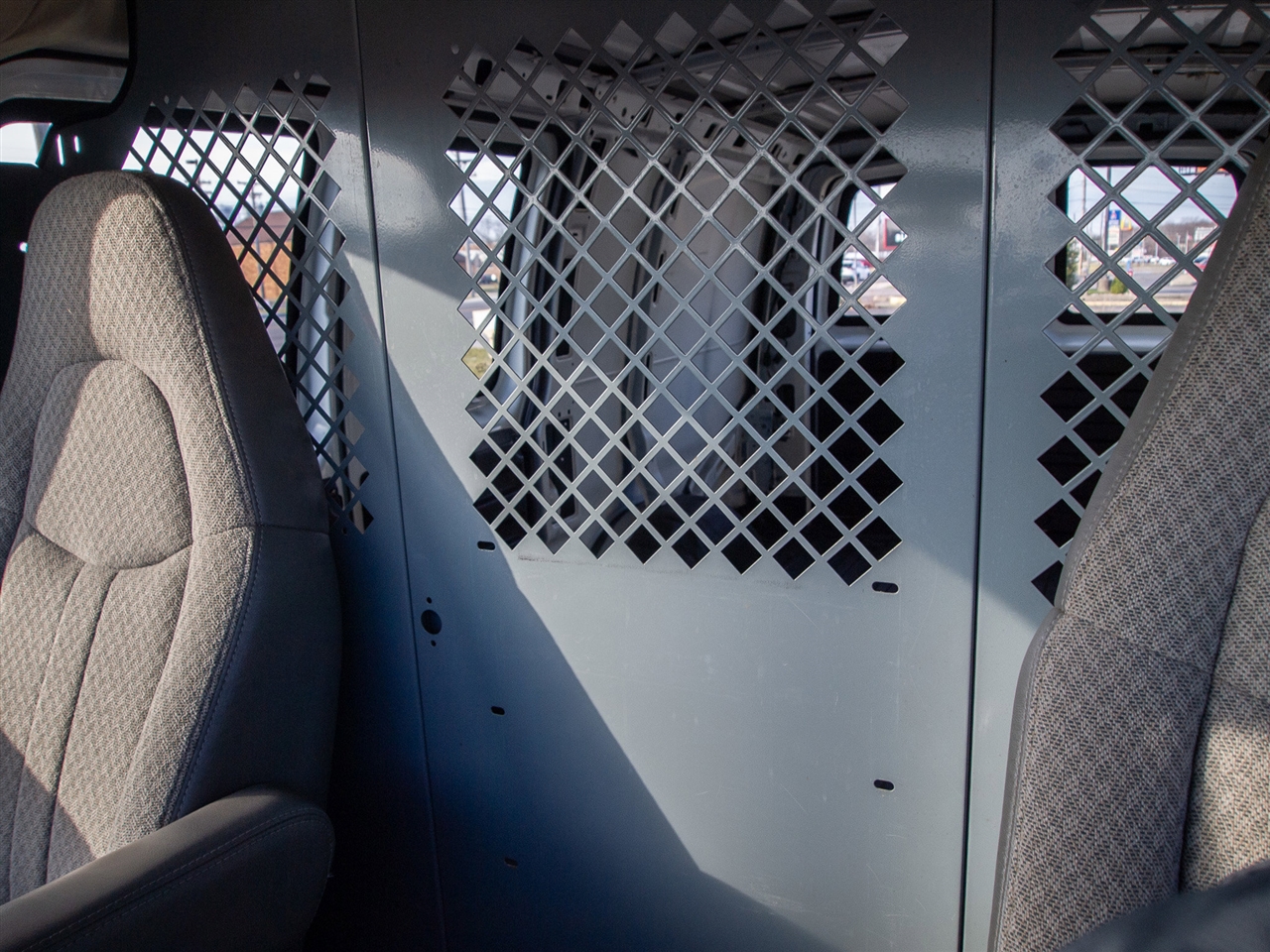 Chevrolet Express Cargo Van RWD 2500 135" 2009