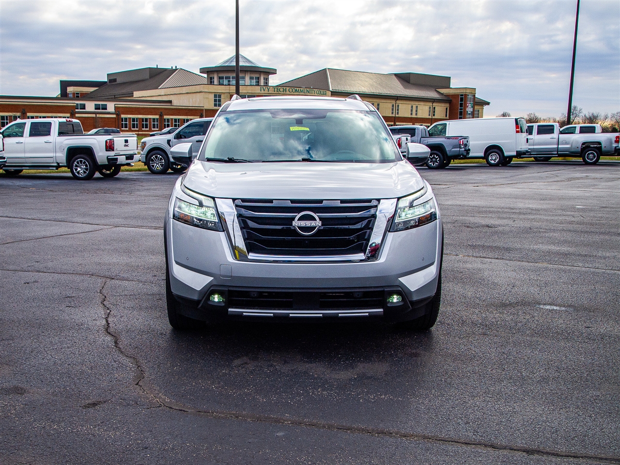 Nissan Pathfinder Platinum 4WD 2022
