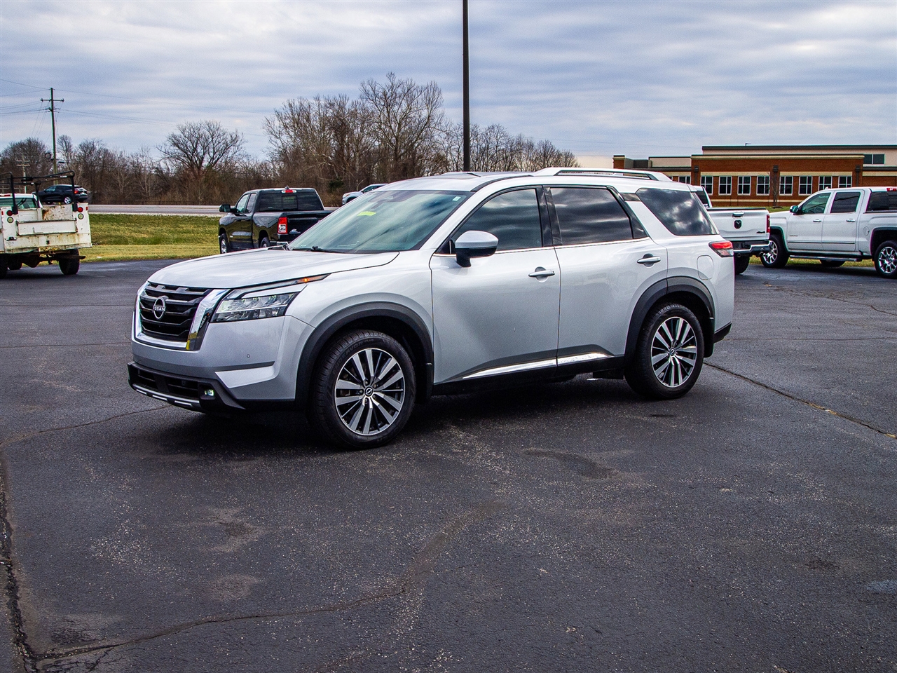 Nissan Pathfinder Platinum 4WD 2022
