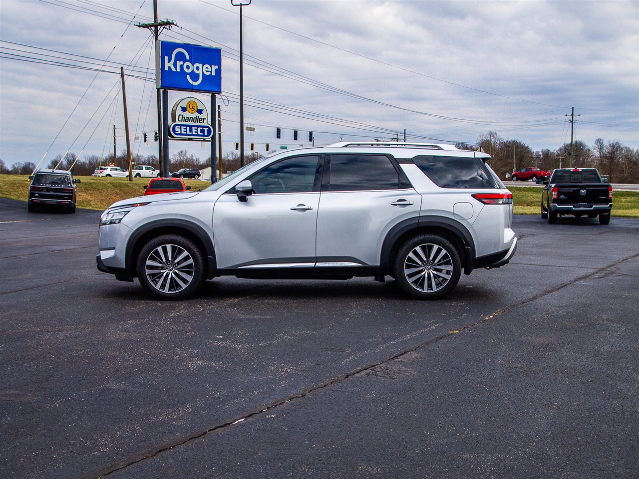 Nissan Pathfinder Platinum 4WD 2022