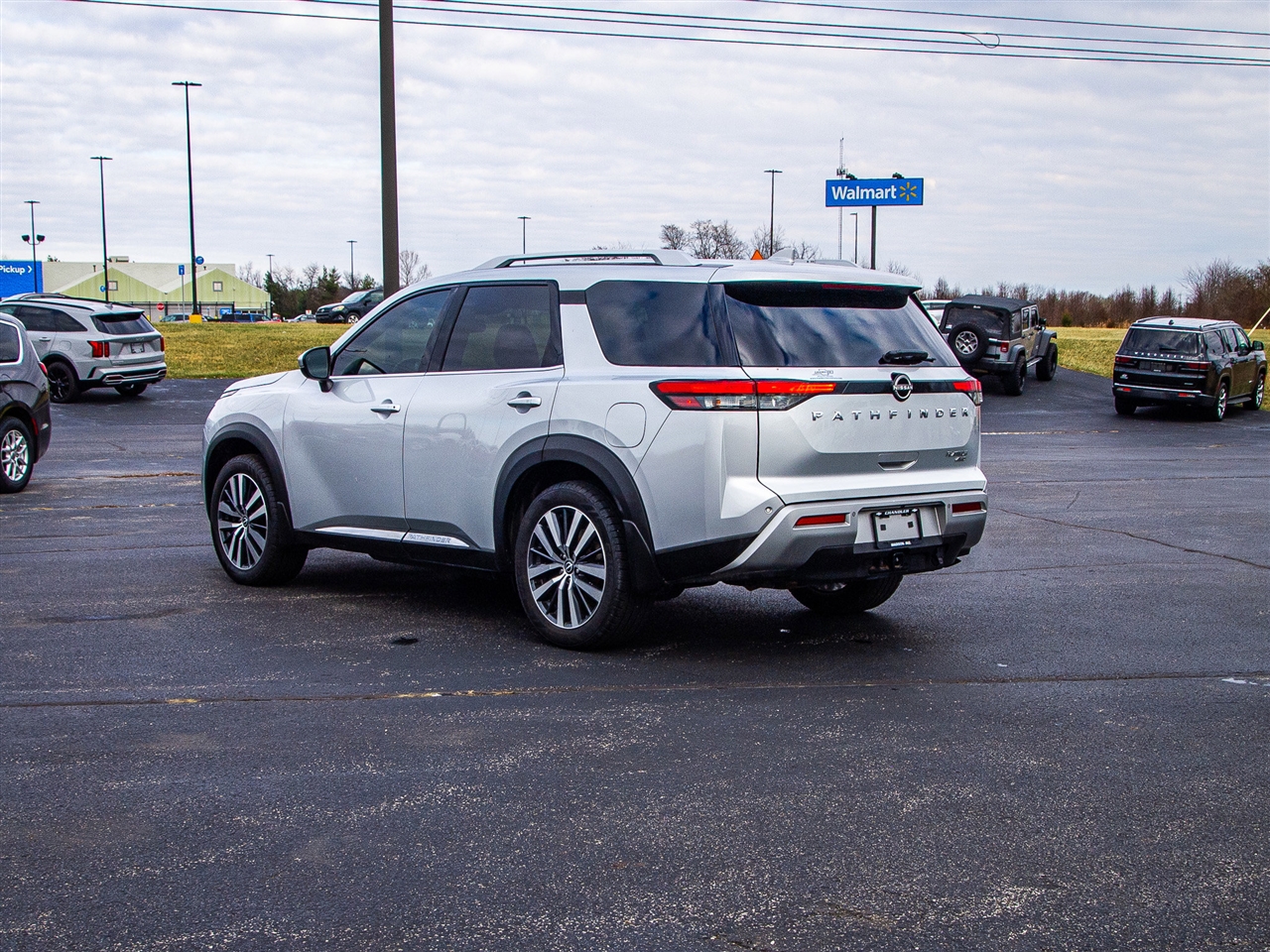 Nissan Pathfinder Platinum 4WD 2022