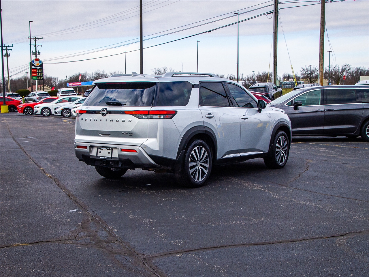 Nissan Pathfinder Platinum 4WD 2022