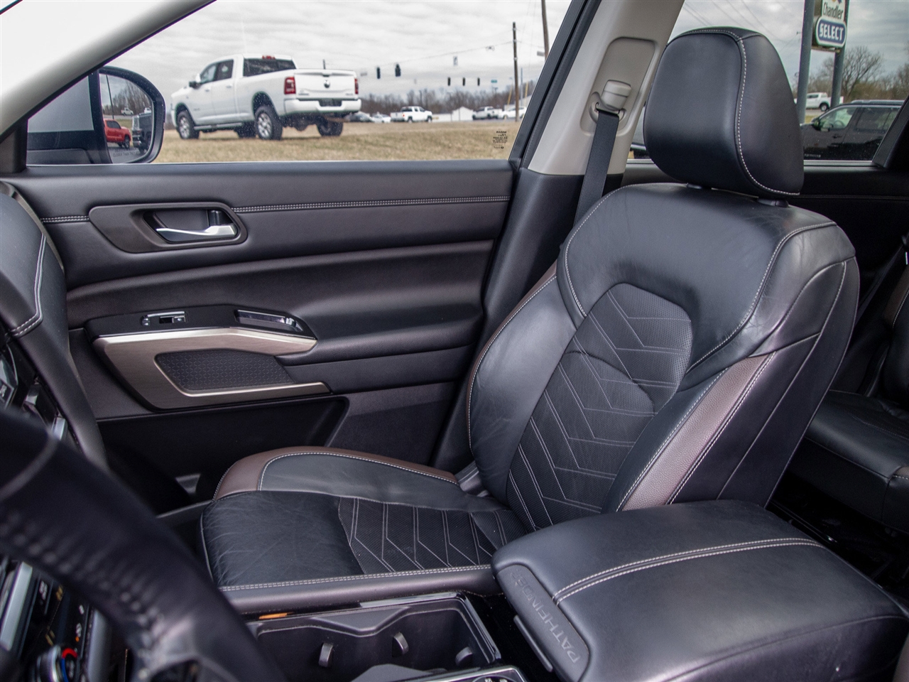 Nissan Pathfinder Platinum 4WD 2022