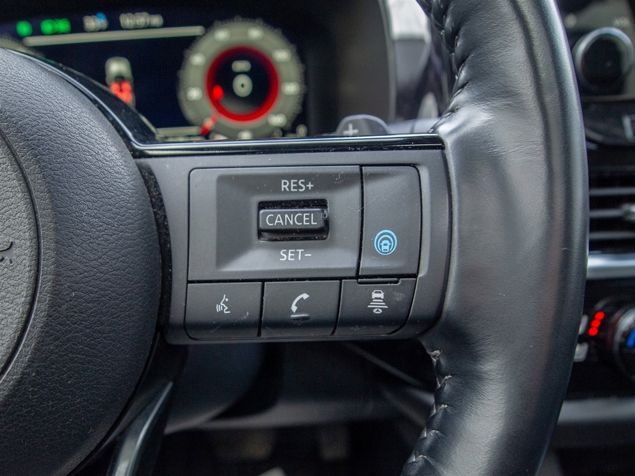 Nissan Pathfinder Platinum 4WD 2022