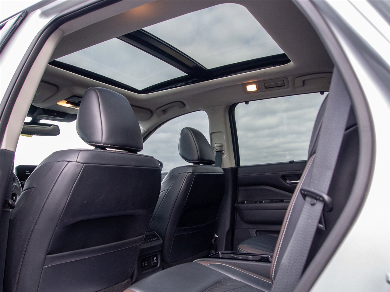 Nissan Pathfinder Platinum 4WD 2022