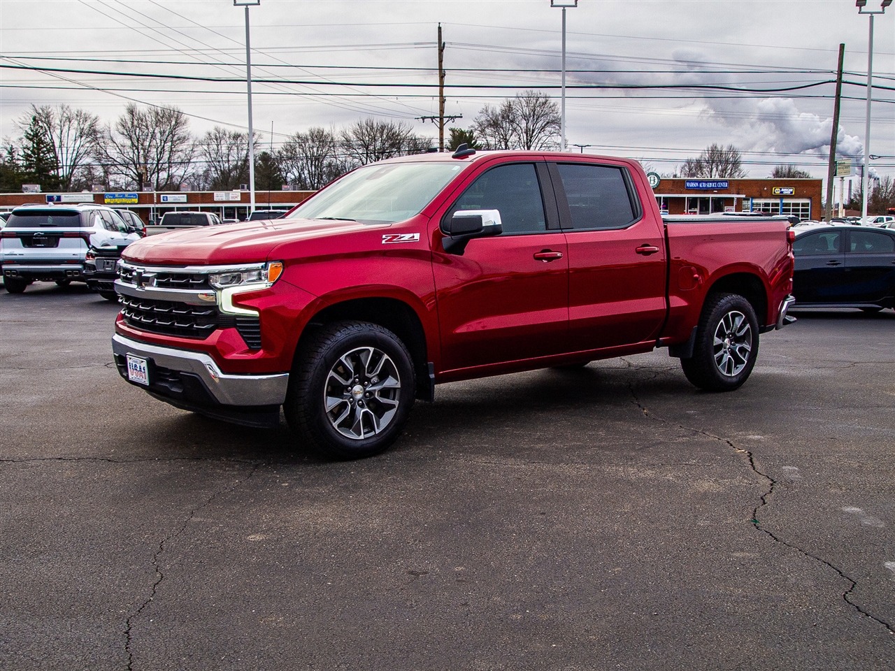 Chevrolet Silverado 1500 4WD Crew Cab 147" LT w/1LT 2023