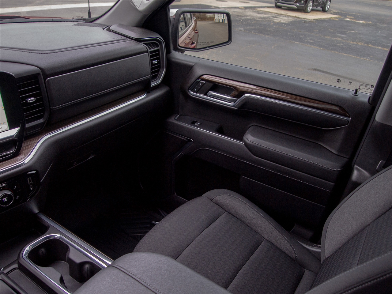 Chevrolet Silverado 1500 4WD Crew Cab 147" LT w/1LT 2023