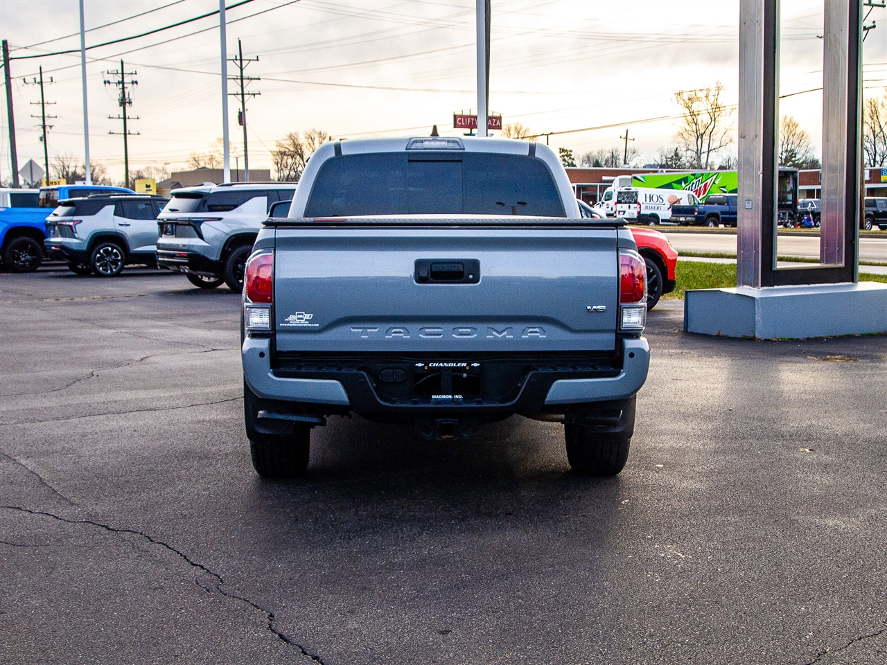 Toyota Tacoma 4WD TRD Off Road Double Cab 5' Bed V6 MT (Natl) 2021