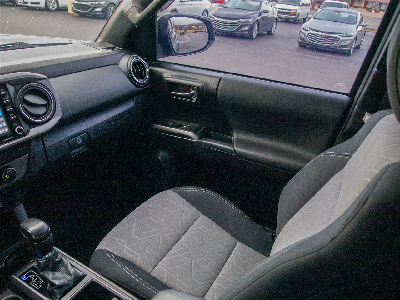 Toyota Tacoma 4WD TRD Off Road Double Cab 5' Bed V6 MT (Natl) 2021