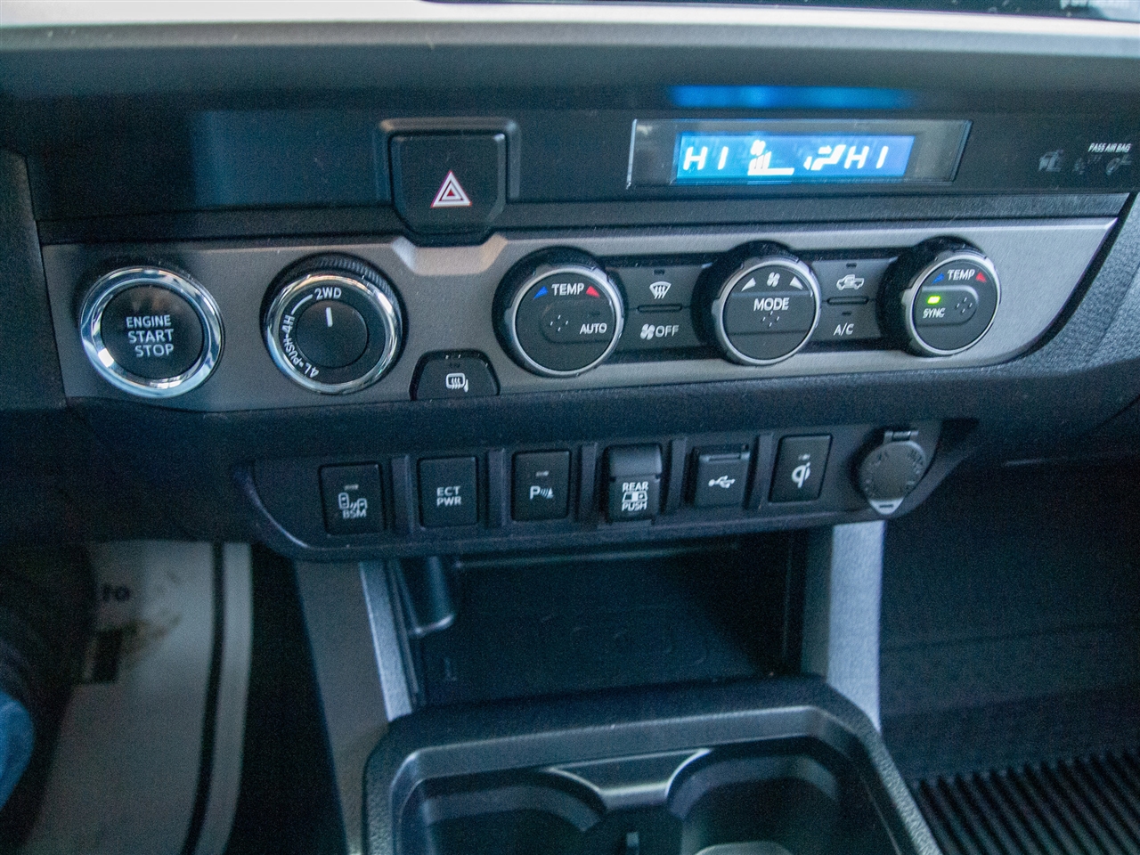 Toyota Tacoma 4WD TRD Off Road Double Cab 5' Bed V6 MT (Natl) 2021