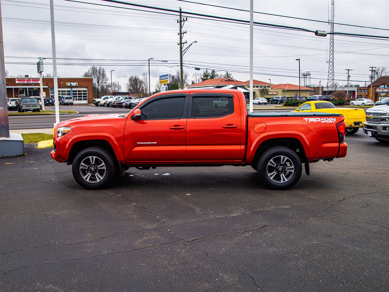 Toyota Tacoma TRD Off Road Double Cab 5' Bed V6 4x4 MT (Natl) 2018
