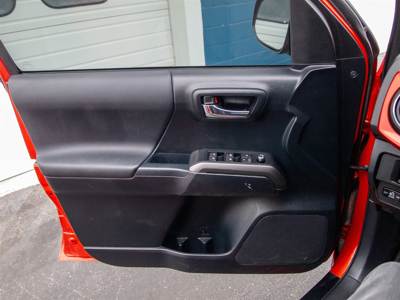 Toyota Tacoma TRD Off Road Double Cab 5' Bed V6 4x4 MT (Natl) 2018