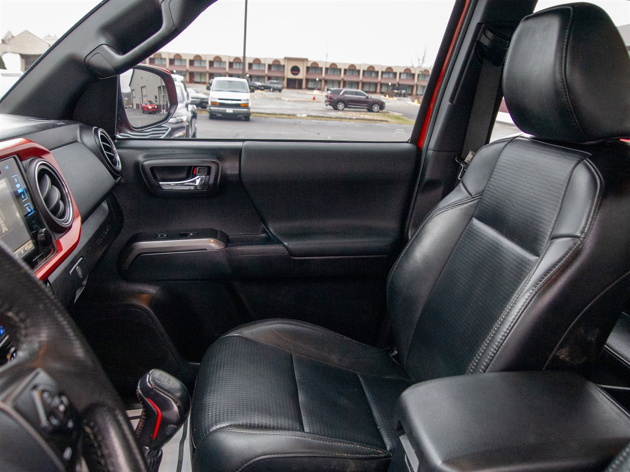 Toyota Tacoma TRD Off Road Double Cab 5' Bed V6 4x4 MT (Natl) 2018