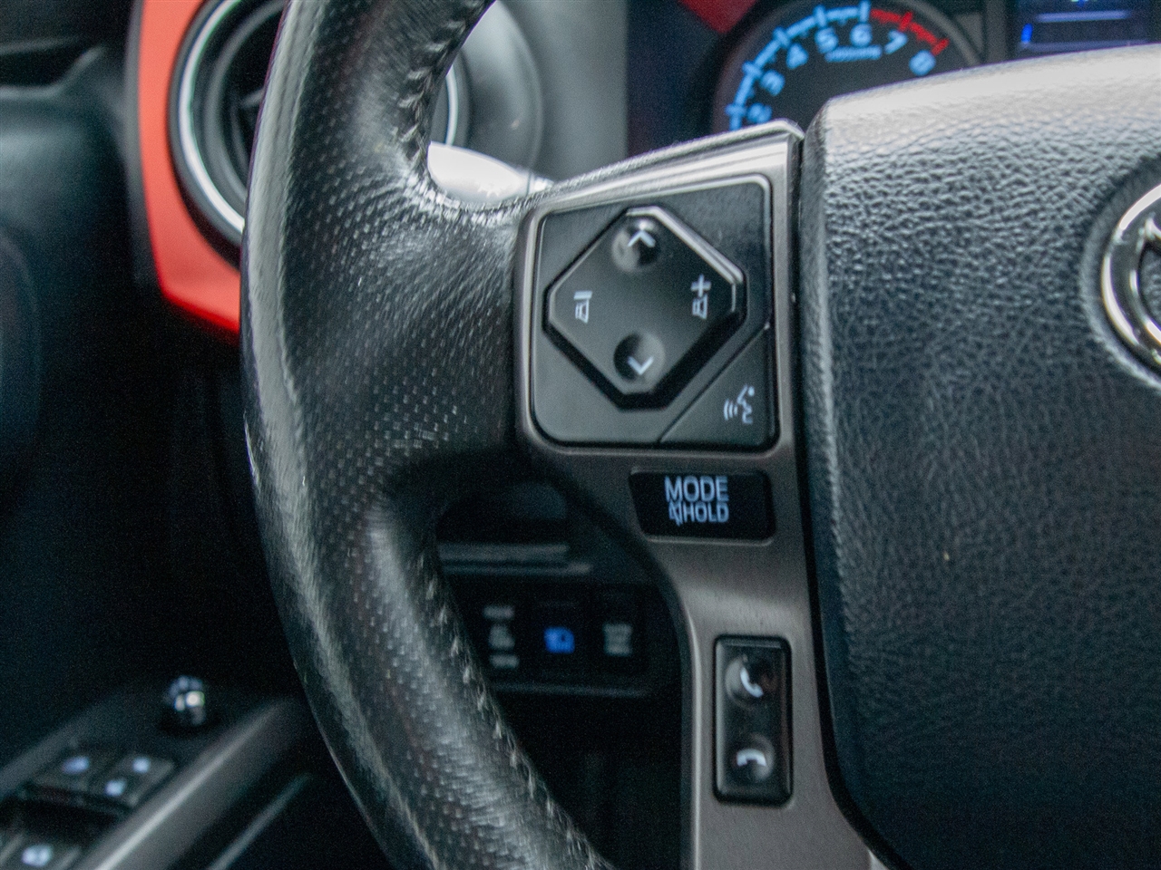 Toyota Tacoma TRD Off Road Double Cab 5' Bed V6 4x4 MT (Natl) 2018