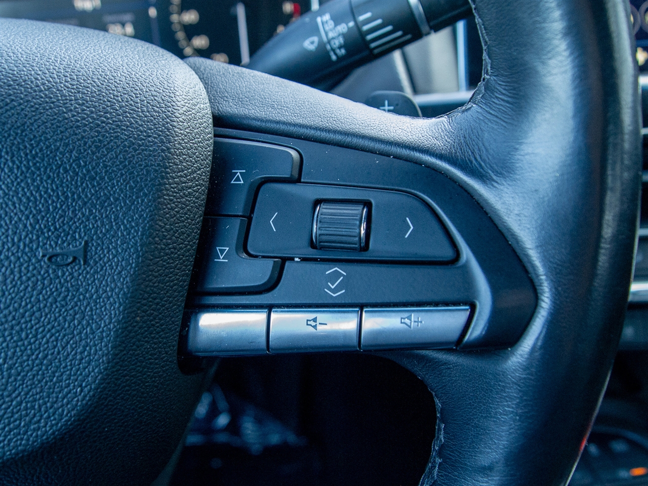 Cadillac CT5 4dr Sdn Premium Luxury 2023