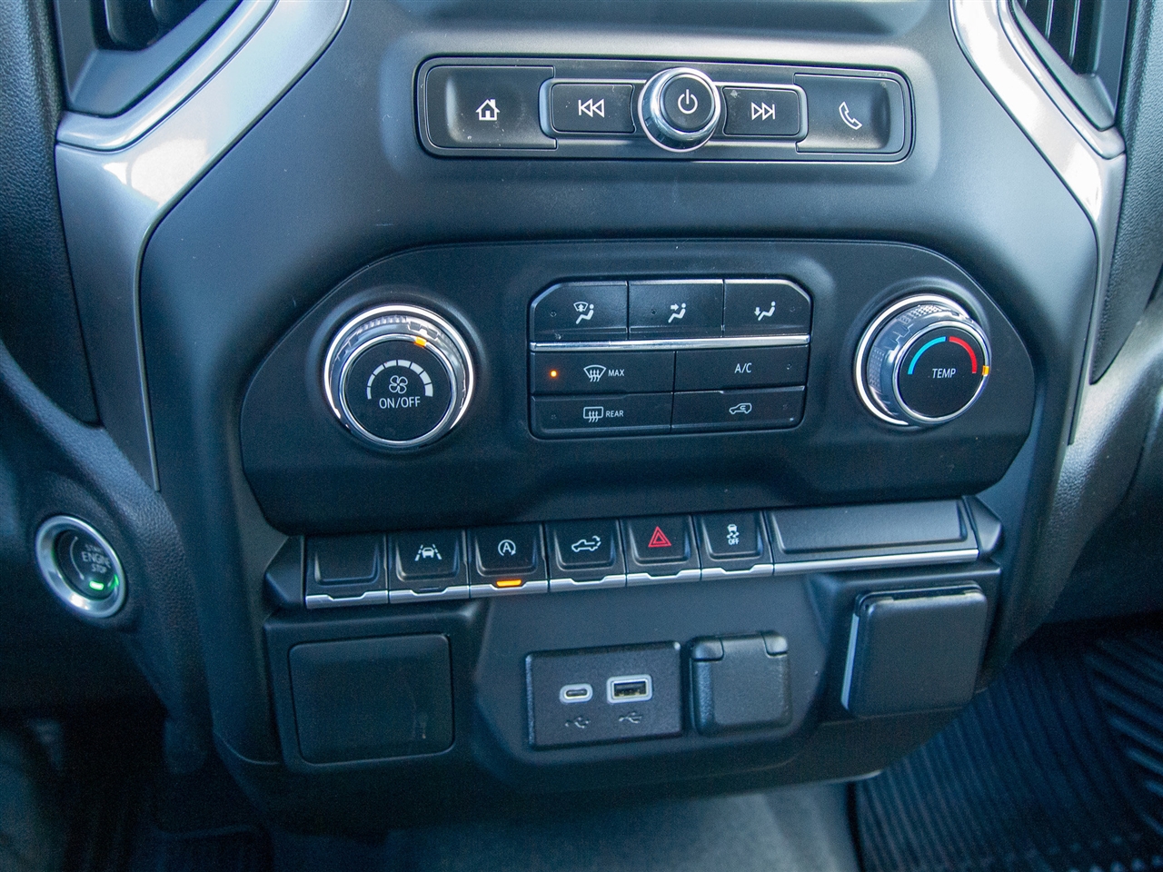 Chevrolet Silverado 1500 4WD Double Cab 147" Custom 2022