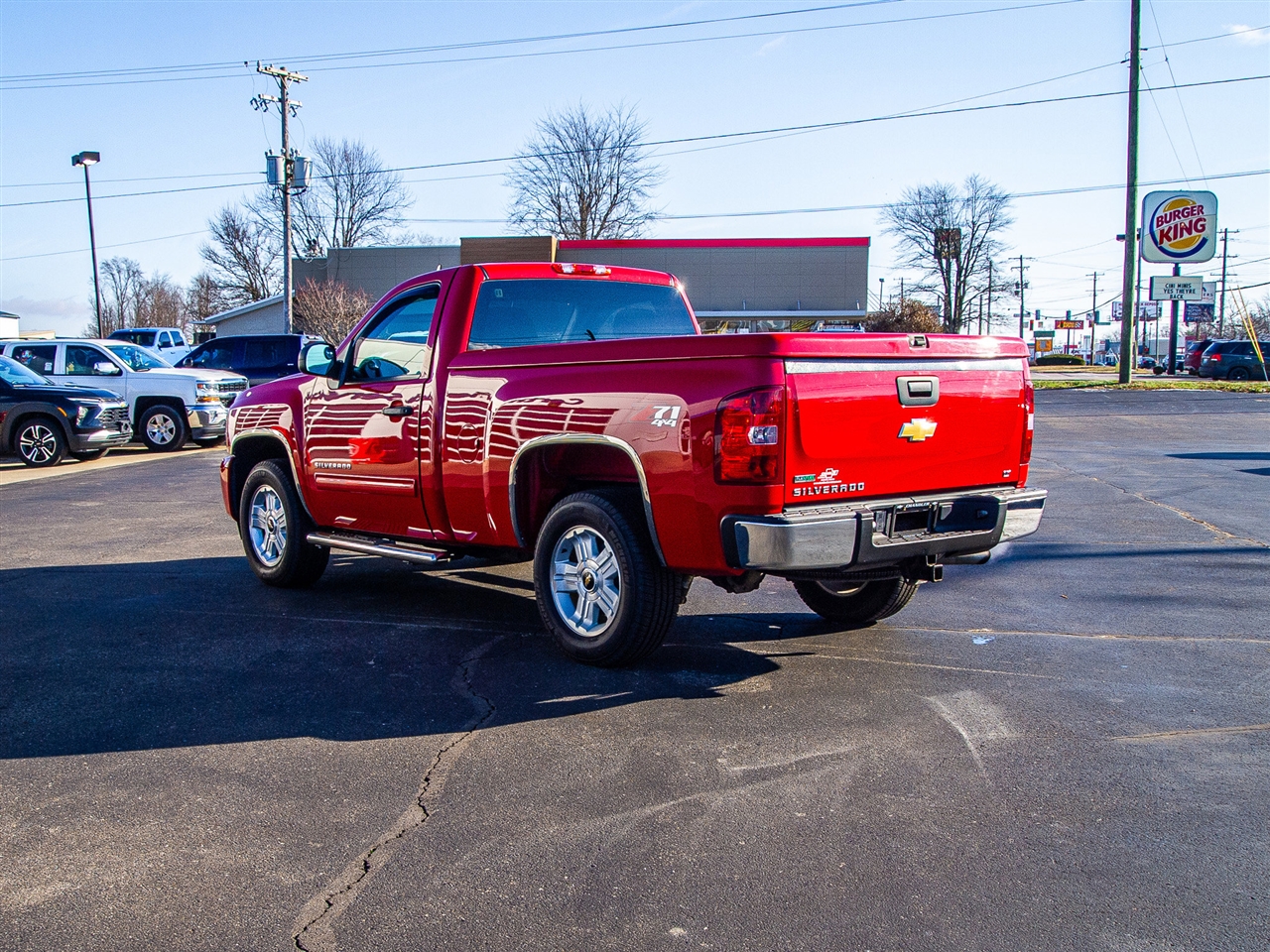 Chevrolet Silverado 1500 4WD Reg Cab 119.0" LT 2011