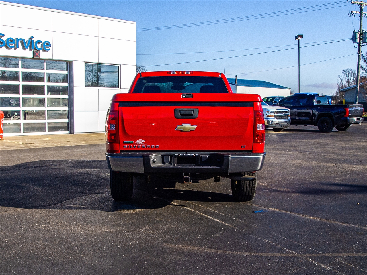 Chevrolet Silverado 1500 4WD Reg Cab 119.0" LT 2011