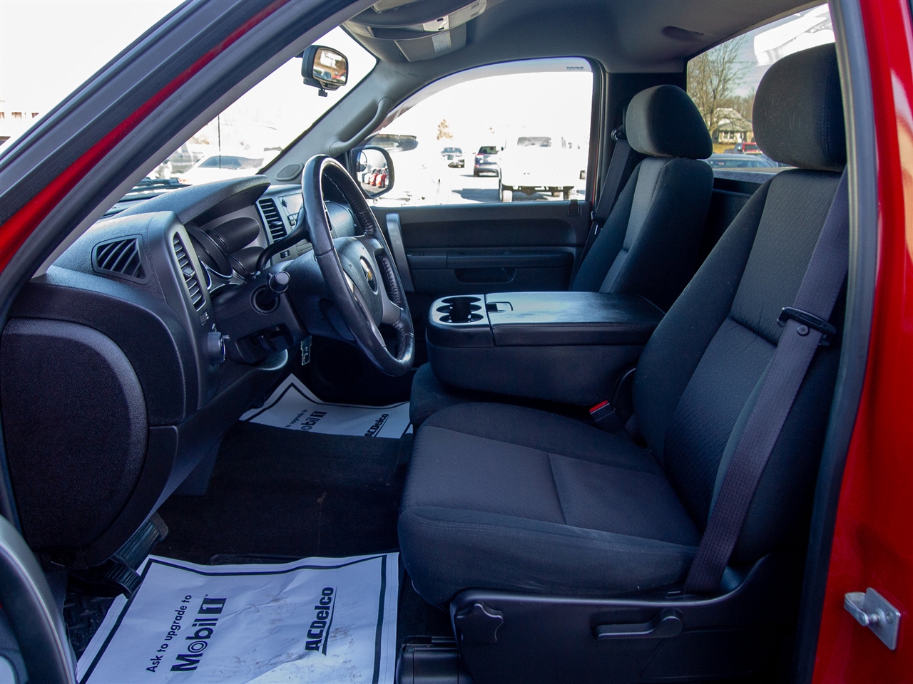 Chevrolet Silverado 1500 4WD Reg Cab 119.0" LT 2011