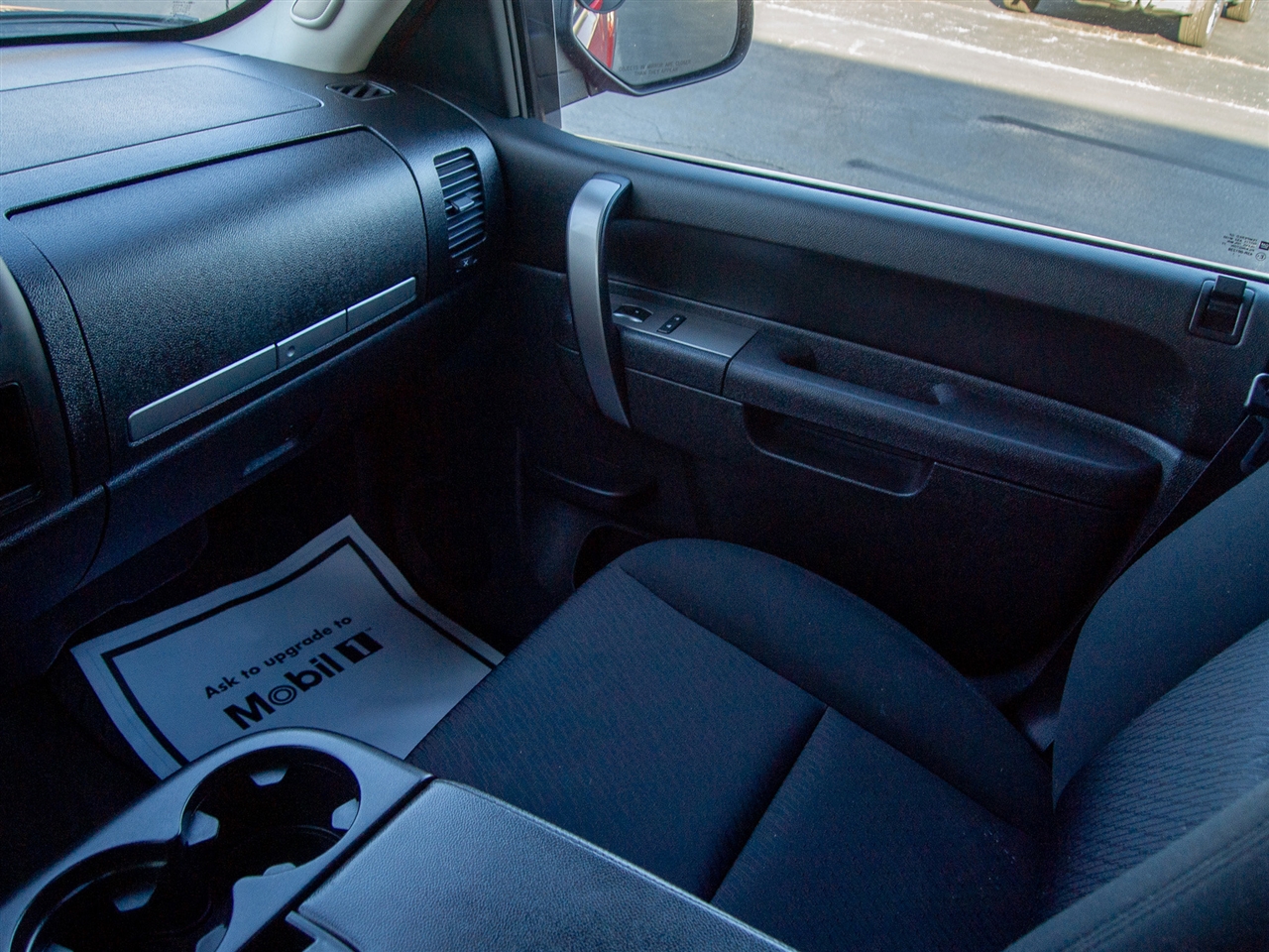 Chevrolet Silverado 1500 4WD Reg Cab 119.0" LT 2011