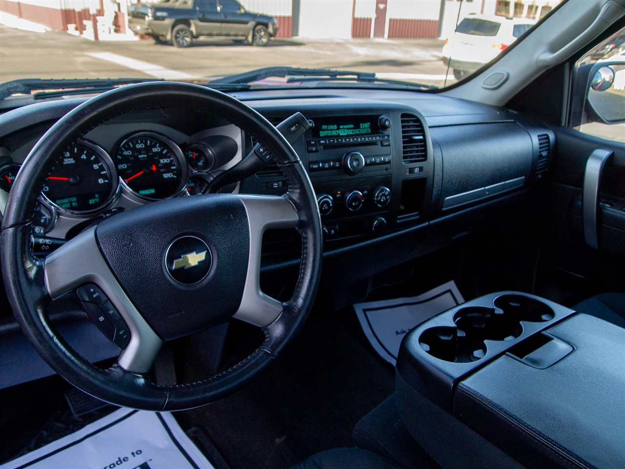 Chevrolet Silverado 1500 4WD Reg Cab 119.0" LT 2011