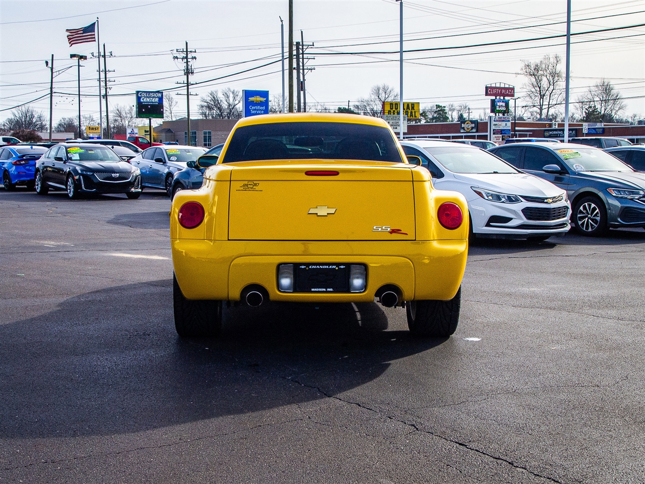 Chevrolet SSR Reg Cab 116.0" WB LS 2004