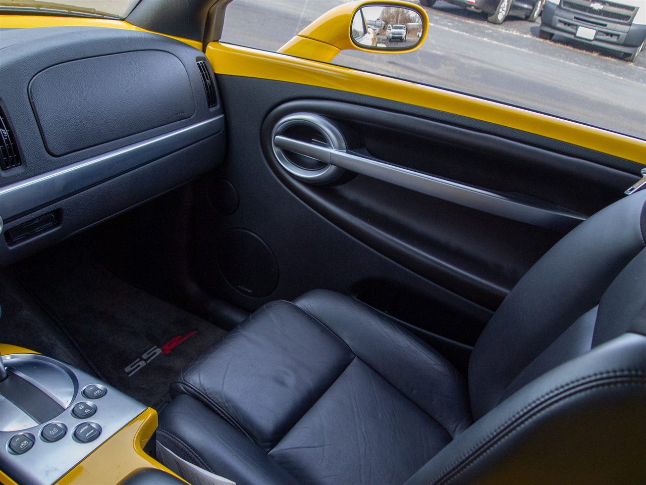 Chevrolet SSR Reg Cab 116.0" WB LS 2004