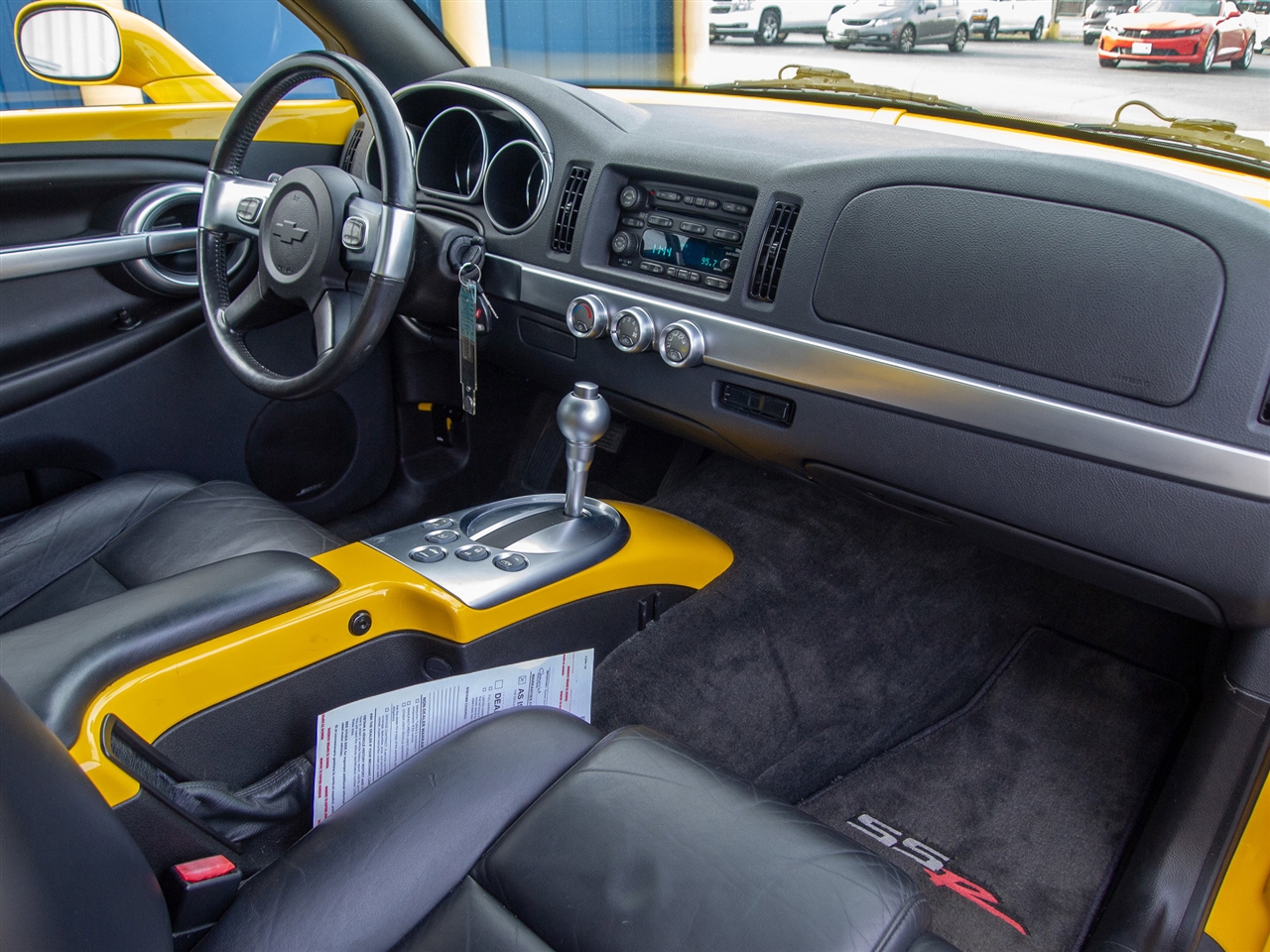 Chevrolet SSR Reg Cab 116.0" WB LS 2004