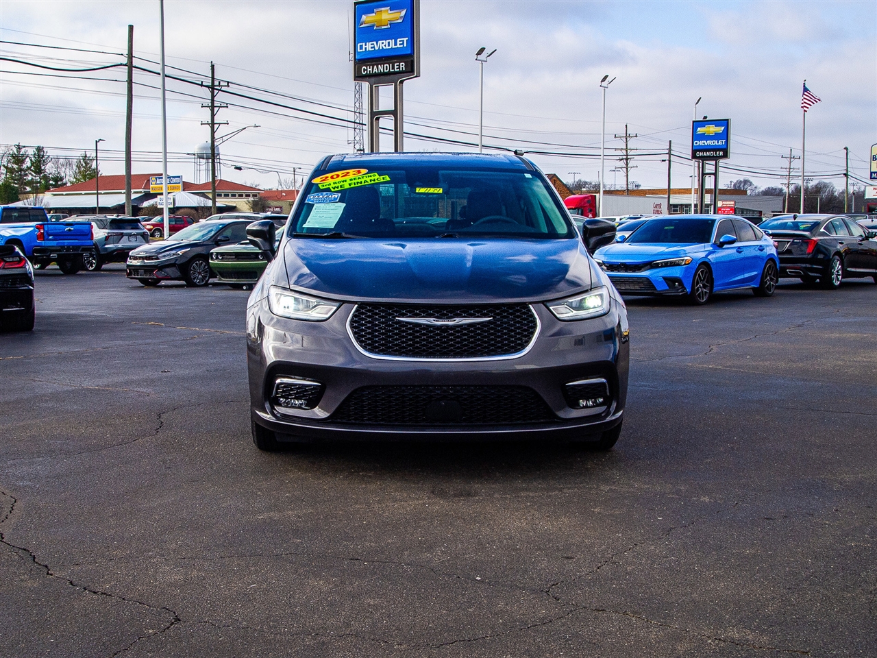 Chrysler Pacifica Touring L FWD 2023