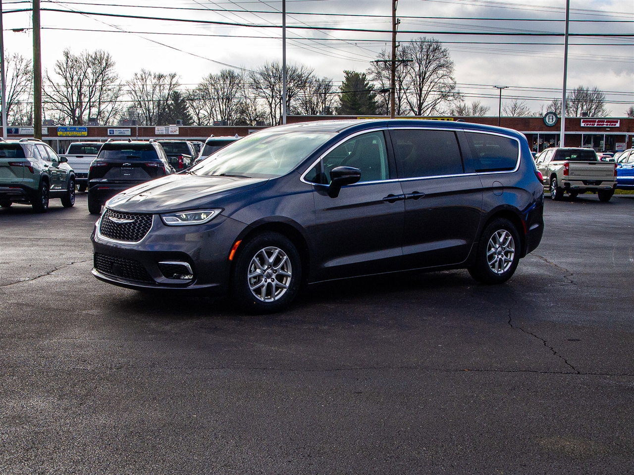 Chrysler Pacifica Touring L FWD 2023