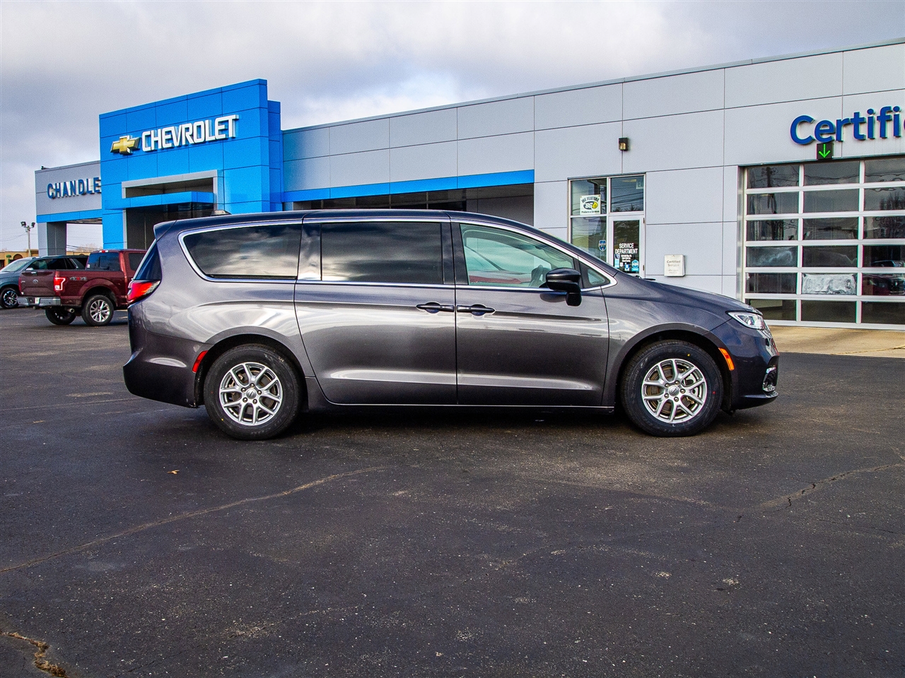 Chrysler Pacifica Touring L FWD 2023