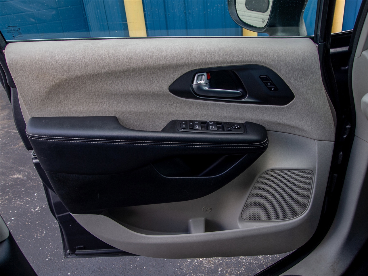 Chrysler Pacifica Touring L FWD 2023