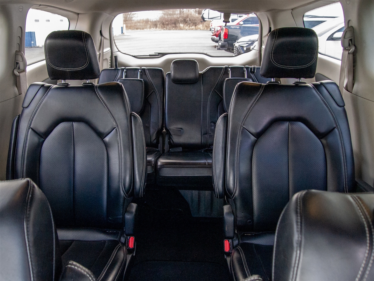 Chrysler Pacifica Touring L FWD 2023