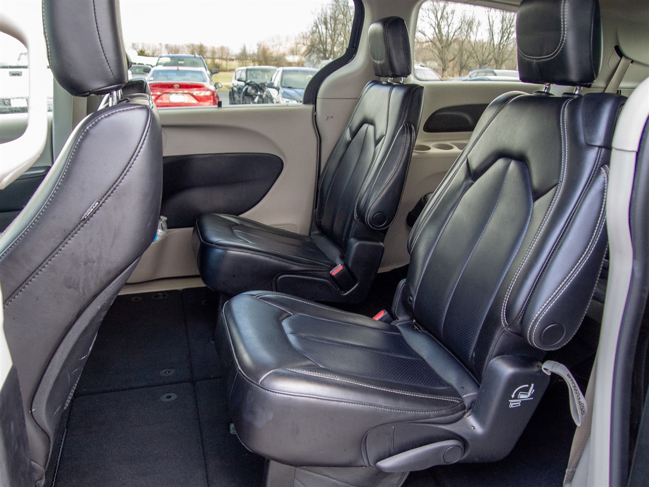 Chrysler Pacifica Touring L FWD 2023