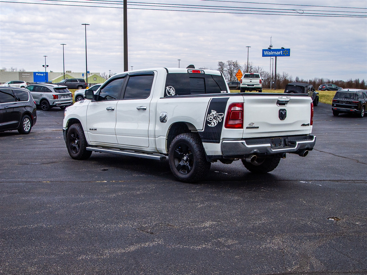 RAM 1500 Big Horn 4x4 Crew Cab 5'7" Box 2022