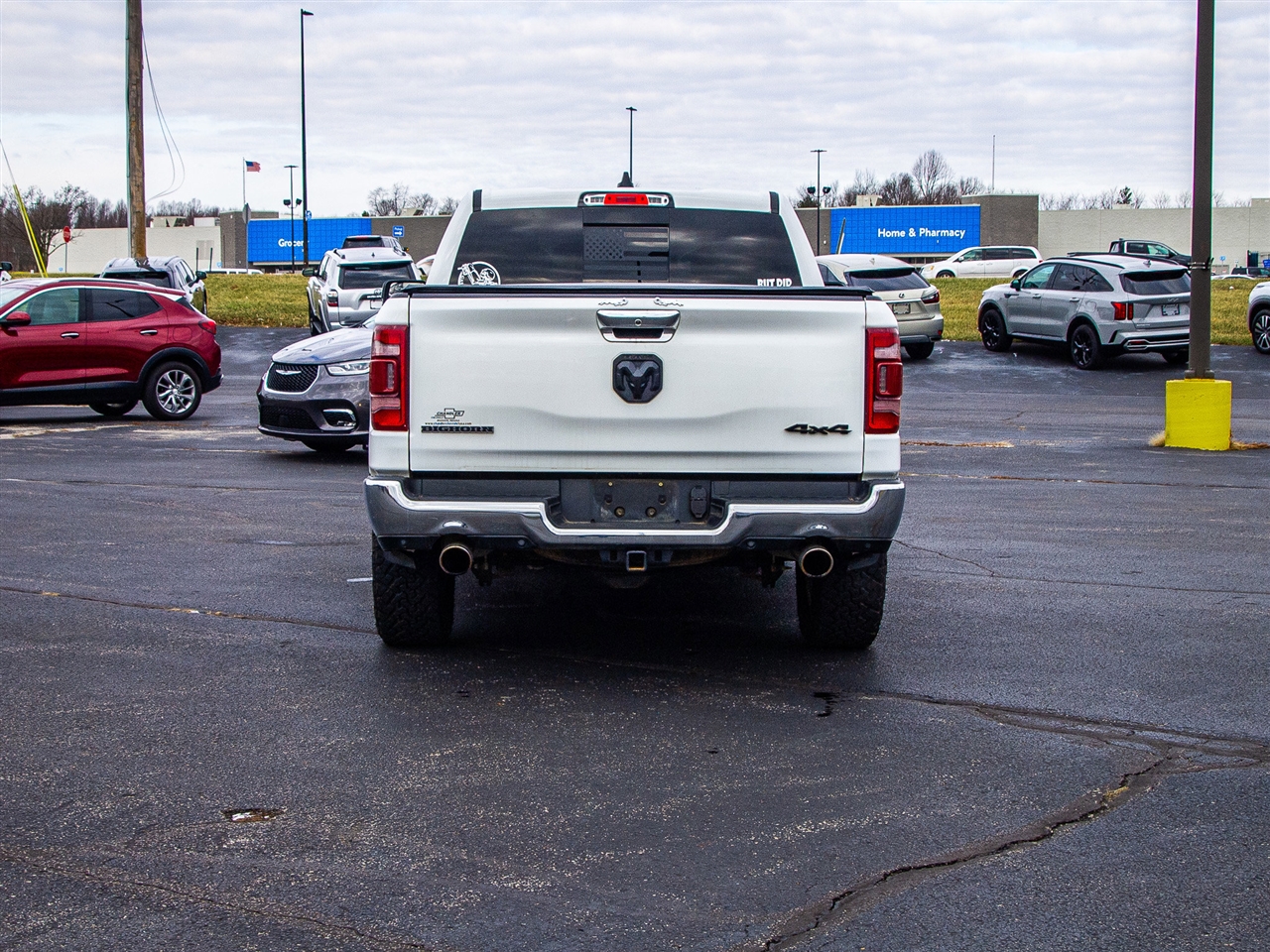 RAM 1500 Big Horn 4x4 Crew Cab 5'7" Box 2022