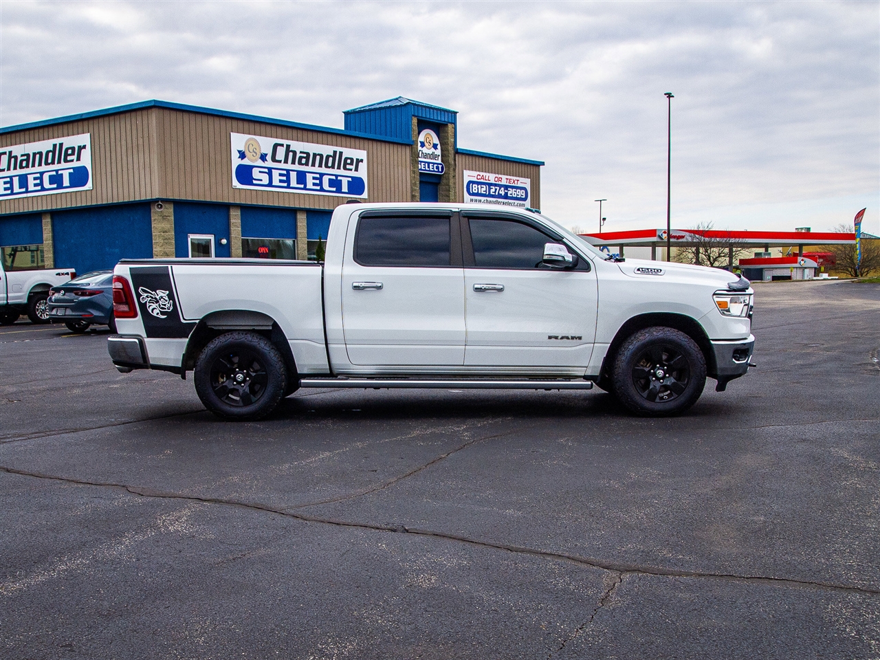 RAM 1500 Big Horn 4x4 Crew Cab 5'7" Box 2022